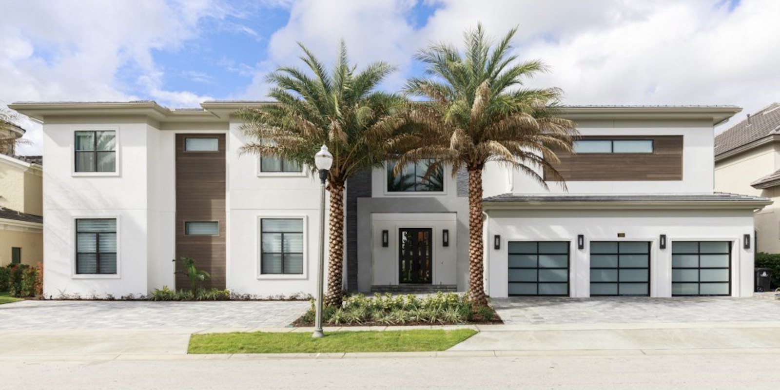 Orlando villas close together with a specialist villa feature in Orlando