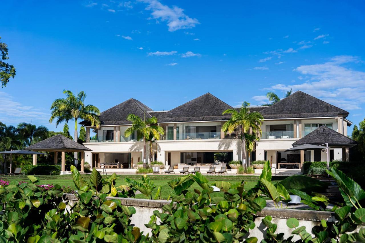 Solterra Resort villa