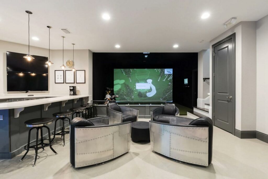 Games room in a Luxury Villa with a Golf Simulator